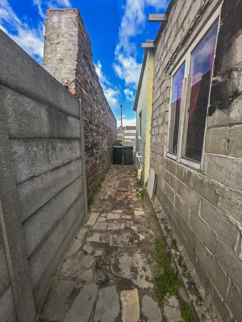 2 Bedroom Property for Sale in Lavender Hill Western Cape